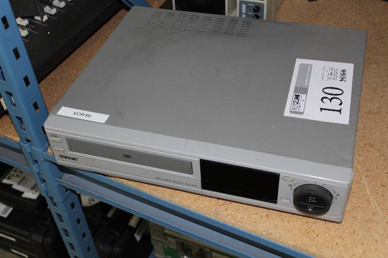 lot 130 image: Sony SVO-1320 VCR
