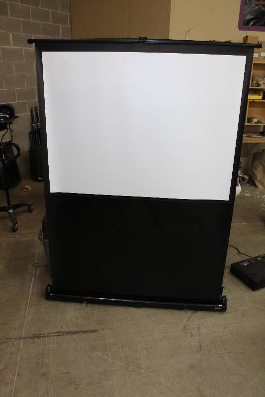 lot 173 image: Da-Lite Fold-up Projector Screen