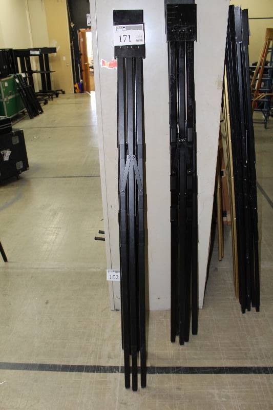 lot 171 image: Lot of (4) Draper Easel Stands