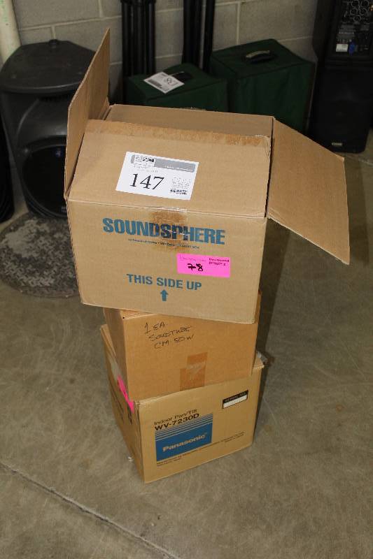 lot 147 image: Lot of (3) Electronics - 2) Speakers, 1) Indoor PanTilt WV-7230D