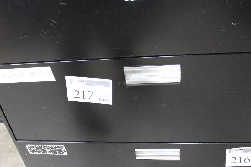 lot 217 image: 3-Drawer Metal Lateral File Cabinet