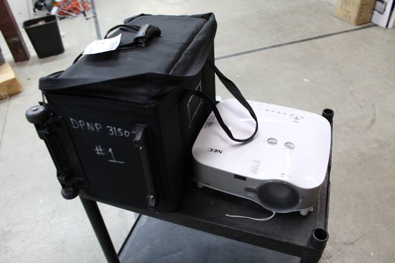 lot 27 image: NEC NP3150 Projector w Remote Control, Hard Case