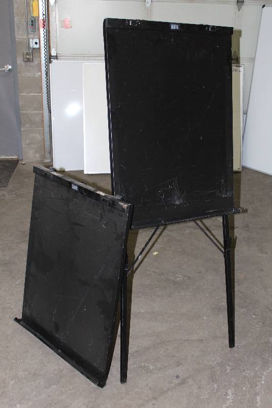lot 267 image: Lot of (2) Draper DR450 Easels