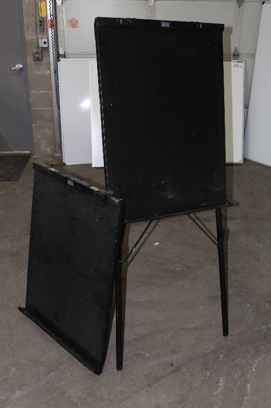 lot 255 image: Lot of (2) Draper DR450 Easels