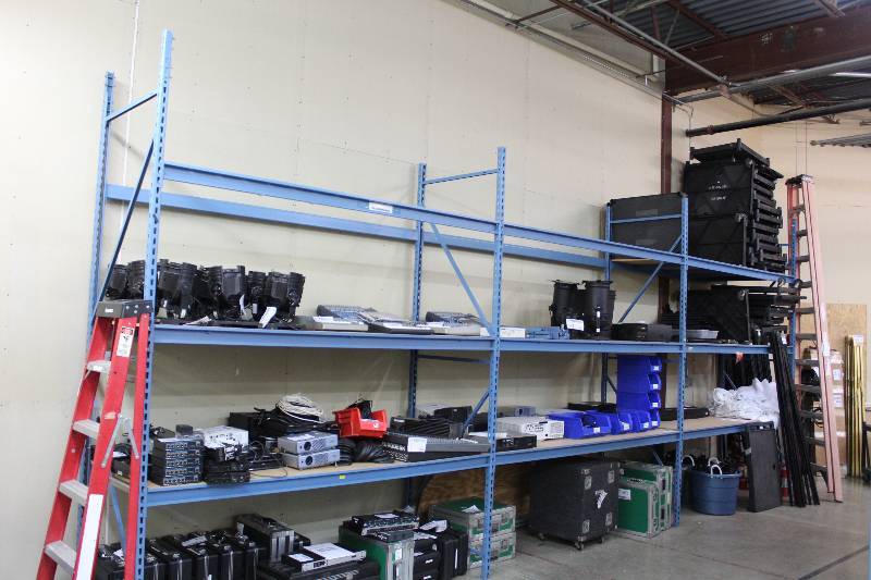 lot 276 image: Pallet Racking - 4) Uprights, 18) Cross Bars, 10) Wood