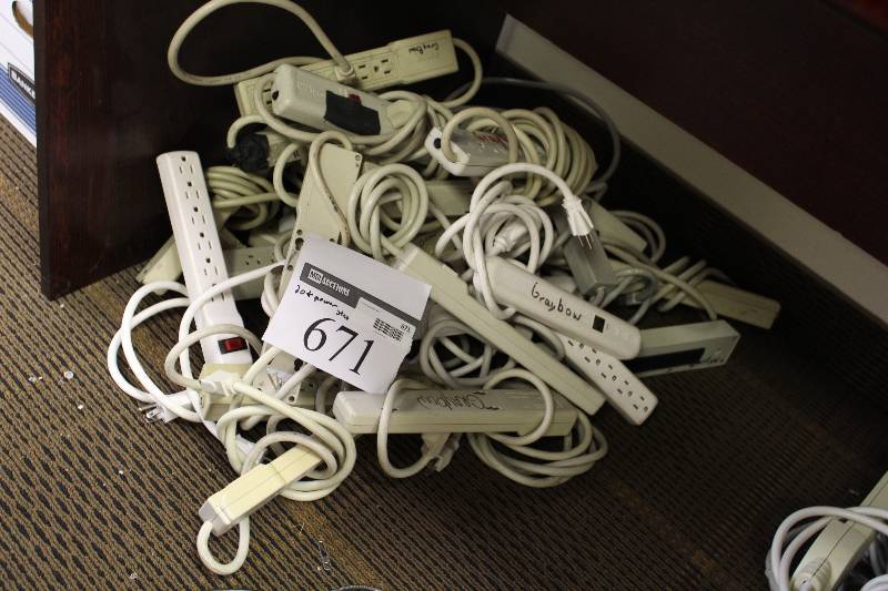 lot 671 image: Lot of (20) Power Strips
