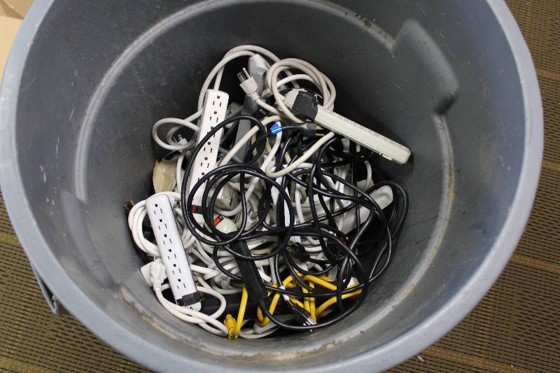 lot 690 image: Power Strips