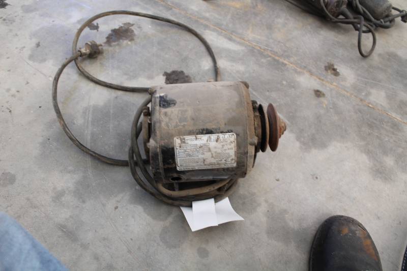 lot 734 image: Emerson Belted Fan and Blower Duty