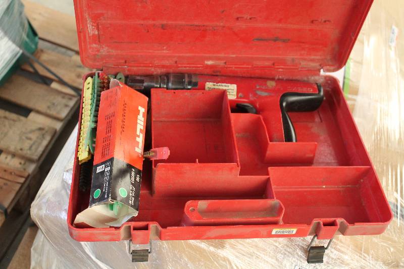 lot 737 image: Hilti DX 350 Fastener w Case