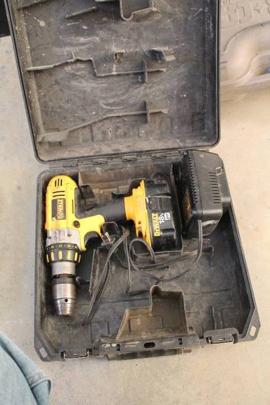 lot 722 image: DeWalt 18VDC Cordless XRP 12in. DrillDriver Hammerdrill w Battery, Charger, Case
