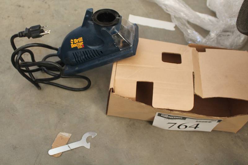 lot 764 image: Black & Decker Drill Doctor 350X