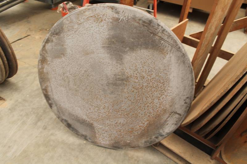 lot 823 image: 43.5in. Trowel Pans