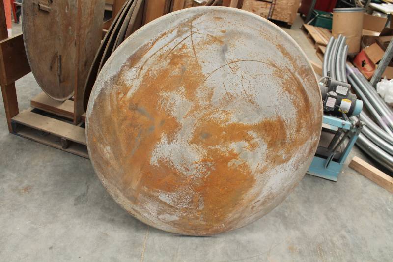 lot 829 image: 47in. Trowel Pans