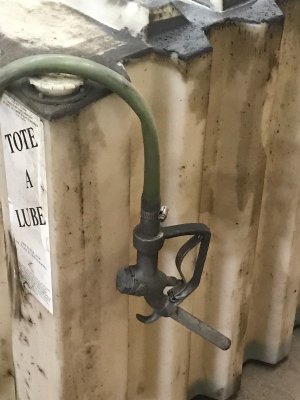 Bulk-Fluid Fill Tank