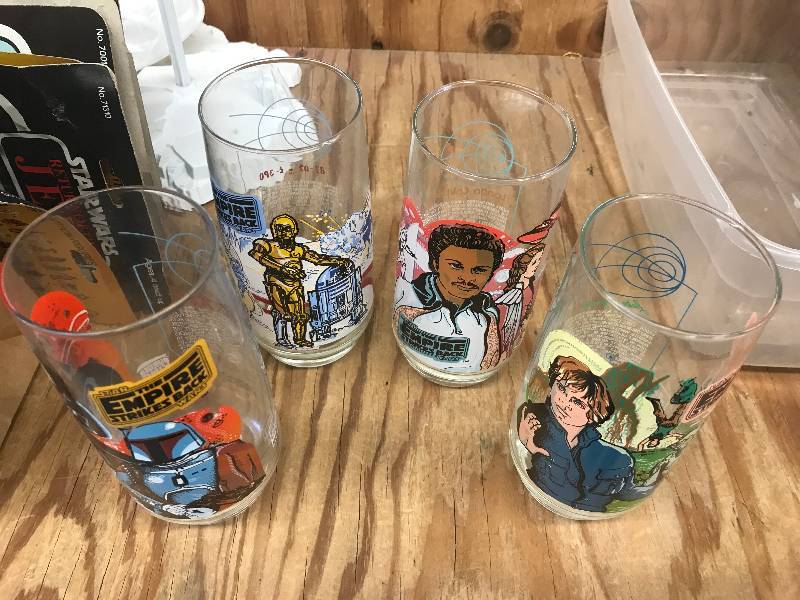 lot 418 image: STAR WARS GLASSES