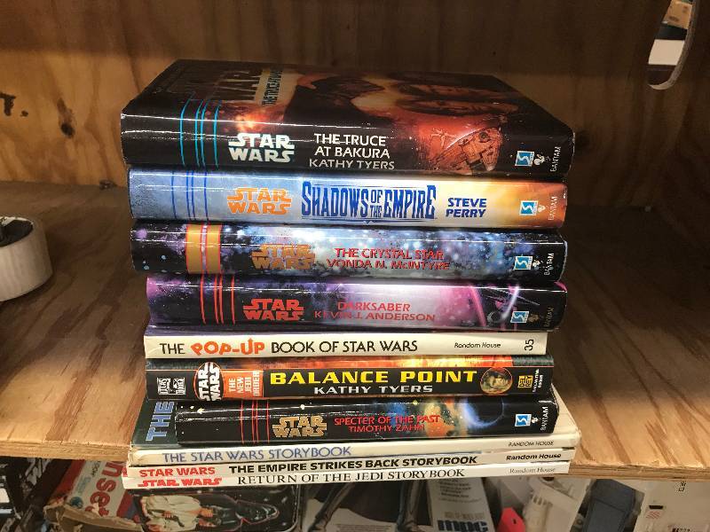 lot 420 image: STAR WARS HARDCOVER BOOK LOT
