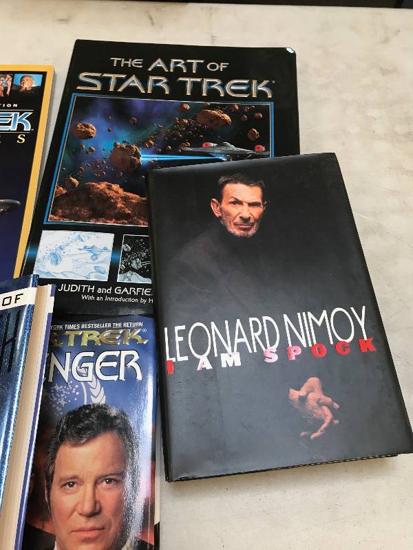 lot 426 image: STAR TREK BOOKS LOT