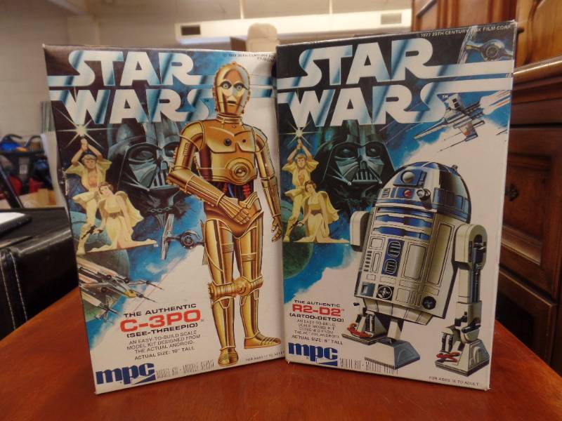 lot 412 image: STAR WARS MODEL KITS