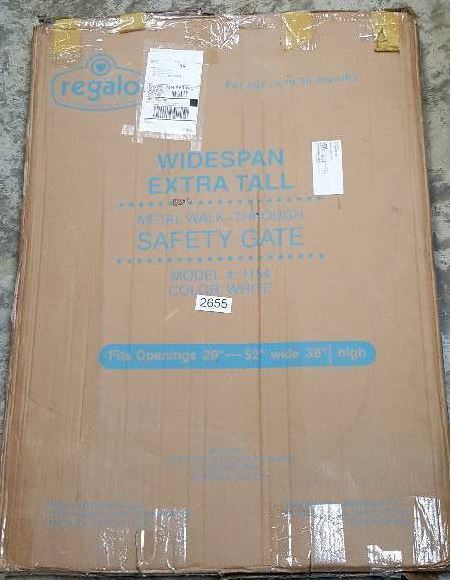 lot 2655 image: Extra Tall Wide Span Metal Walk-Through Gate - White