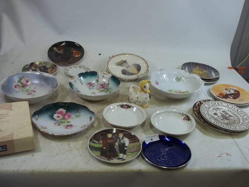 lot 6 image: Dcor Plates and Bowles