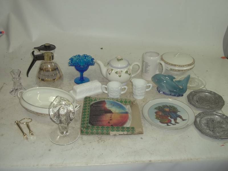 lot 7 image: Milk Glass Butter dish and dcor plates and vases