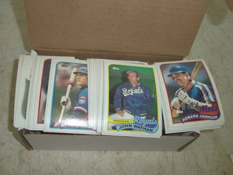 lot 20 image: 362 - 1989 TOPPS Baseball Cards No Doubles