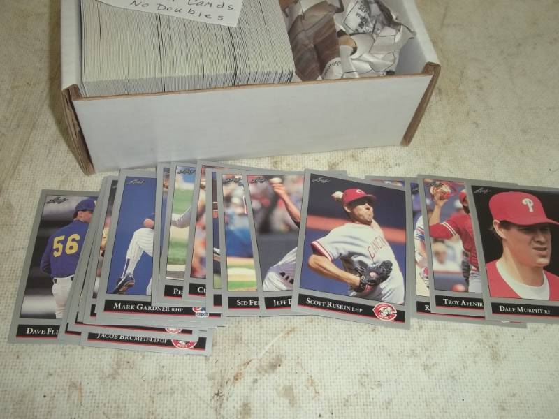lot 26 image: 246 - 1992 Leaf Baseball Cards No Doubles
