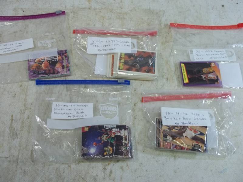 lot 36 image: 166 - Basketball cards.