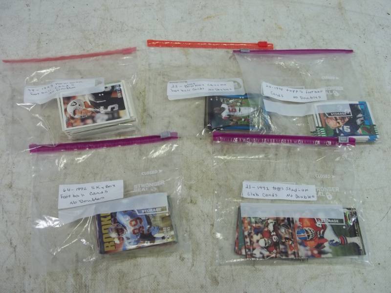 lot 39 image: 212 -  Football cards