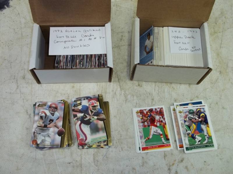 lot 48 image: Football cards