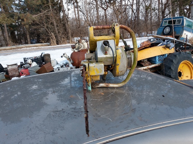 lot 23 image: Vintage David Bradley 355 83131 Chainsaw