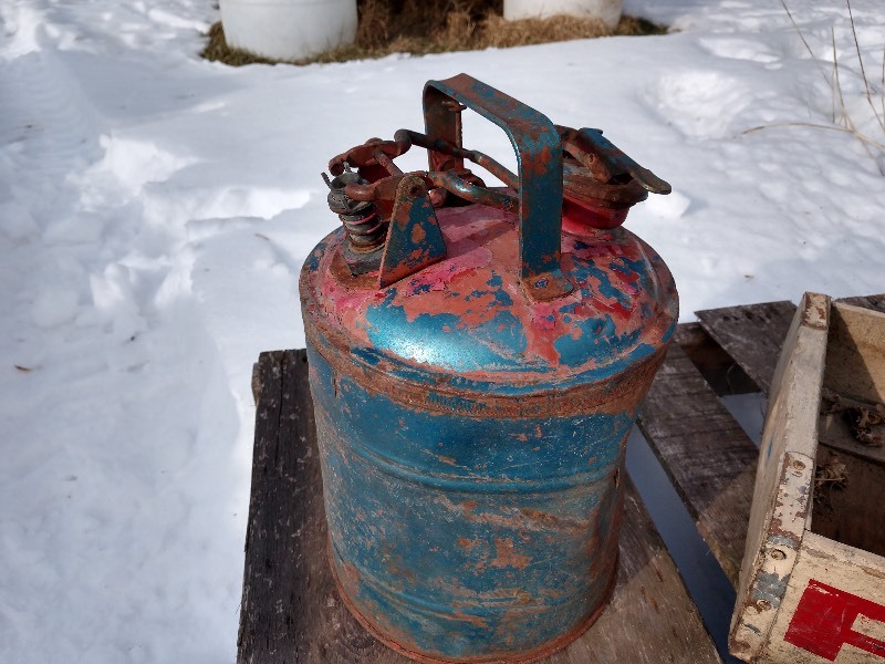 lot 37 image: RedBlue Gas Can and Pepsi Crate