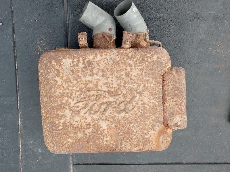 lot 59 image: Briggs & Stratton Gasoline Engine