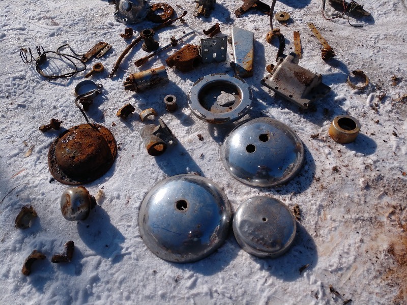 lot 75 image: Old Harley Davidson Parts