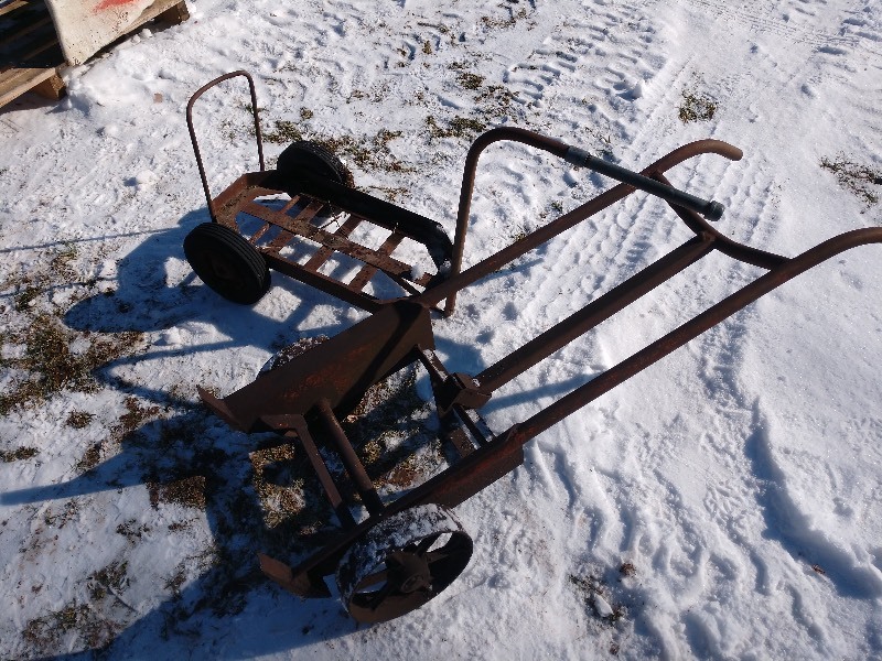 lot 90 image: Barrel Hauler Cart and Two Wheeler