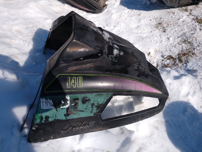 lot 101 image: Arctic Cat Cheetah 340 Snowmobile Hood (Grey, Teal, Purple)
