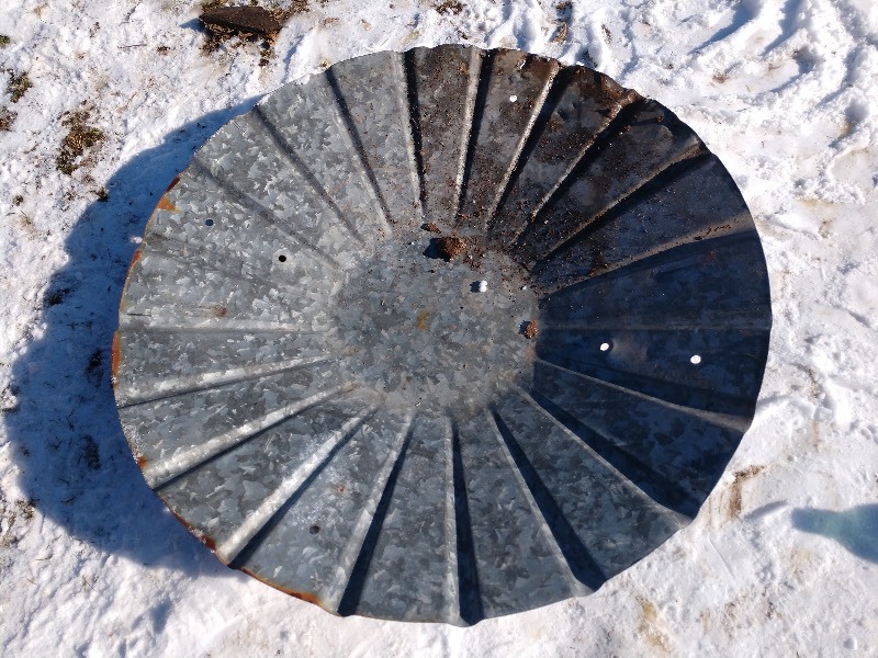 lot 109 image: Galvanized Grain Silo Top Roof (Silver w Rust)