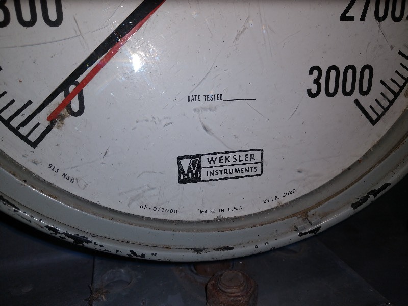 lot 113 image: Weksler Instruments Pressure Gauge