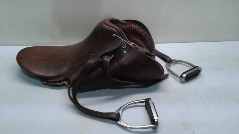 Vintage AP English Leather Horse Saddle, Used, Some Wear, Good Condition