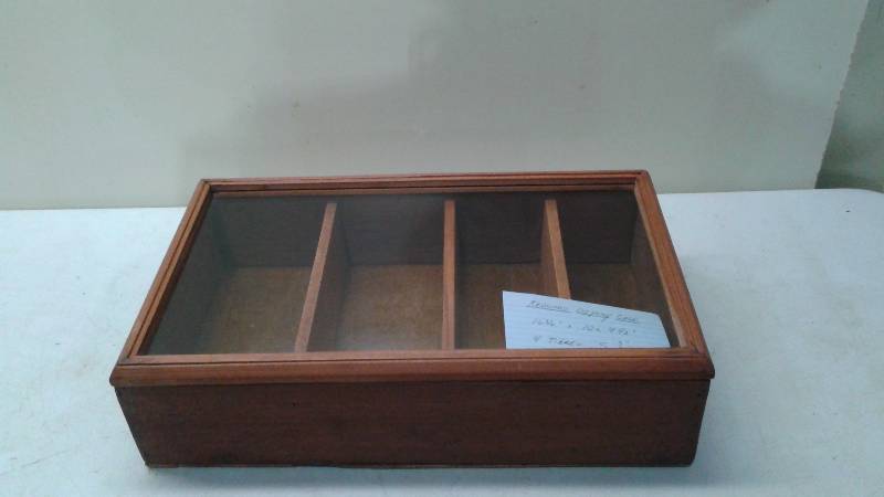 Redwood Display Case, 4 Spaced