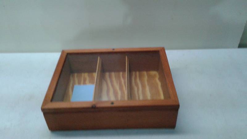 Redwood 3 Space Display Case