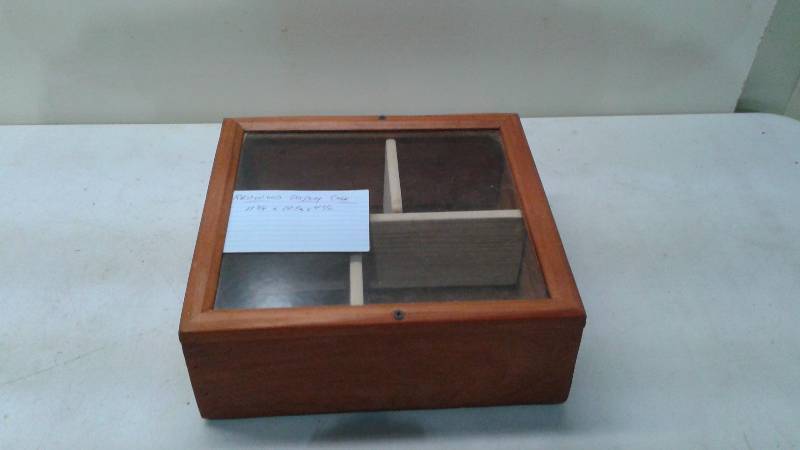 Redwood Square Shaped Display Case Box