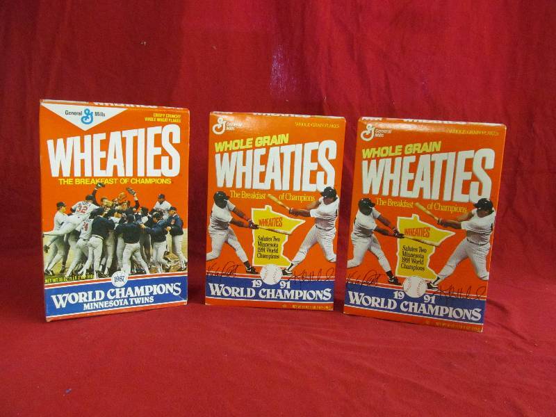lot 7 image: Wheaties world series cereal boxes