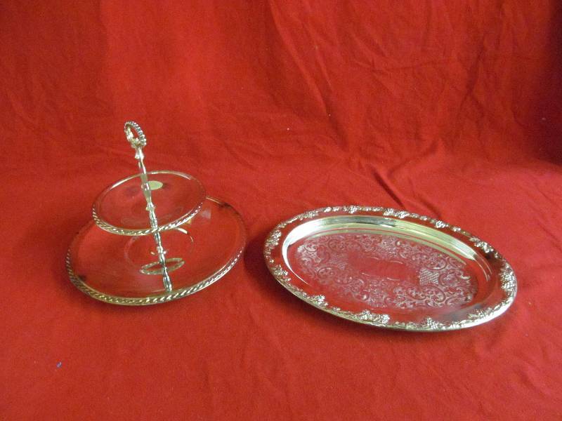 lot 12 image: Newport platter, International 2 tier tray
