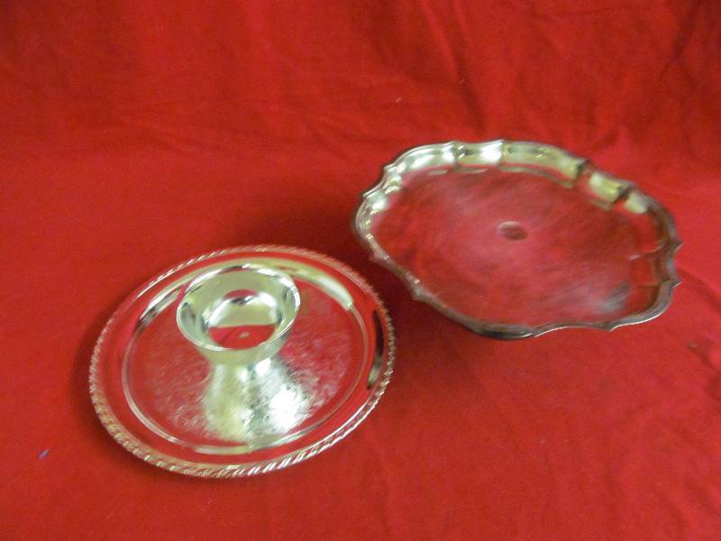 lot 13 image: William Rogers serving tray, Oneida  -Rogers chip n dip tray