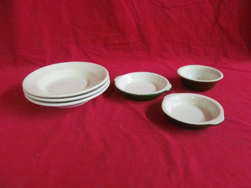 lot 82 image: Hall dishes