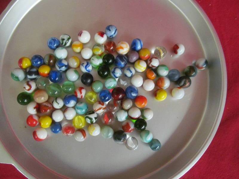 lot 83 image: vintage glass marbles, Vintage Gaffelbiter jar
