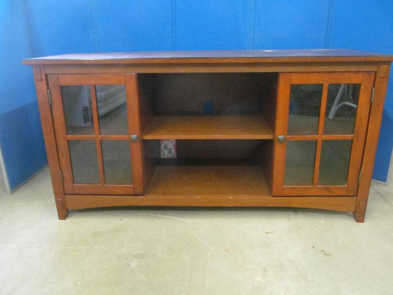 lot 117 image: media cabinet