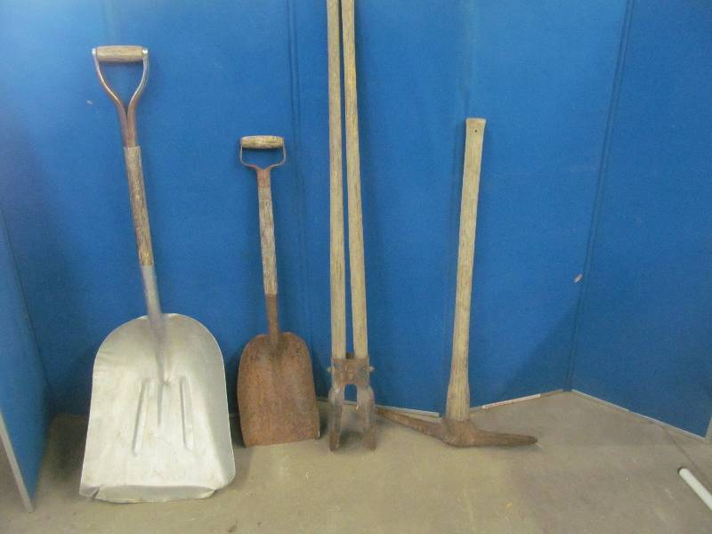 lot 120 image: post hole digger, shovels