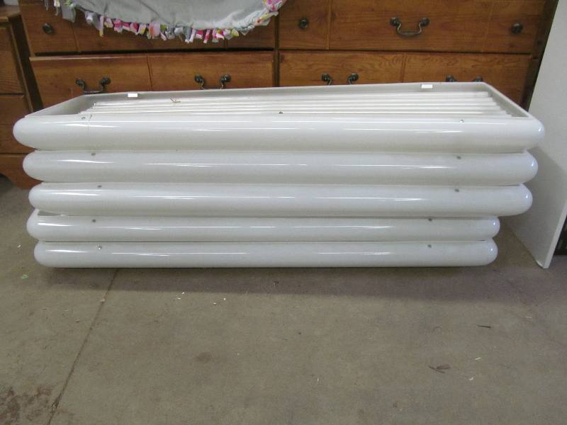 lot 138 image: shop lights